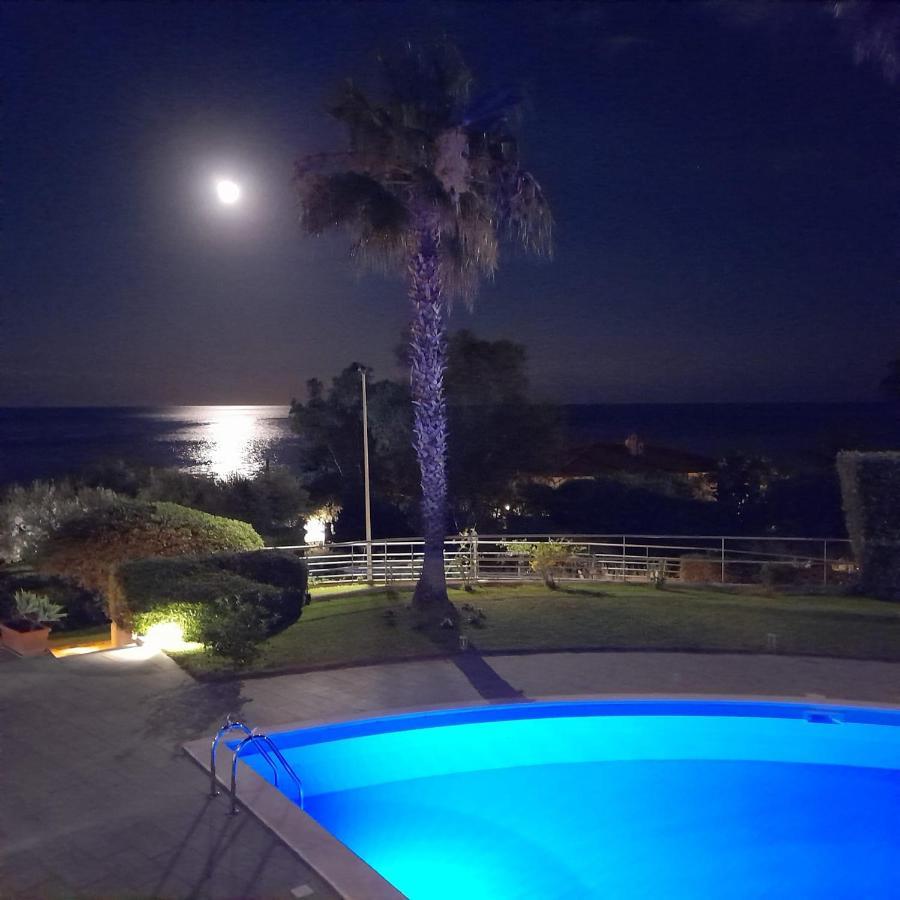 Lube Beach Home Letojanni Bagian luar foto